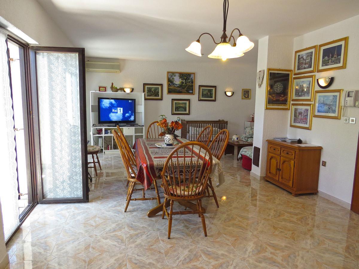 Apartments Milica 961 Medulin Bagian luar foto